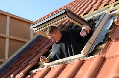 Pose de fenêtres de toit Velux à Charras